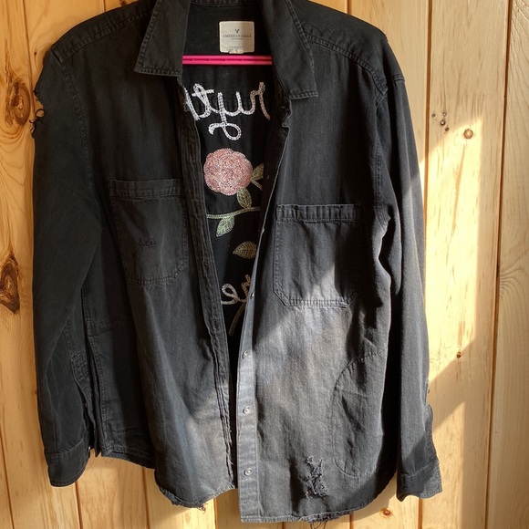 Distressed jean jacket - Picture 4 of 4